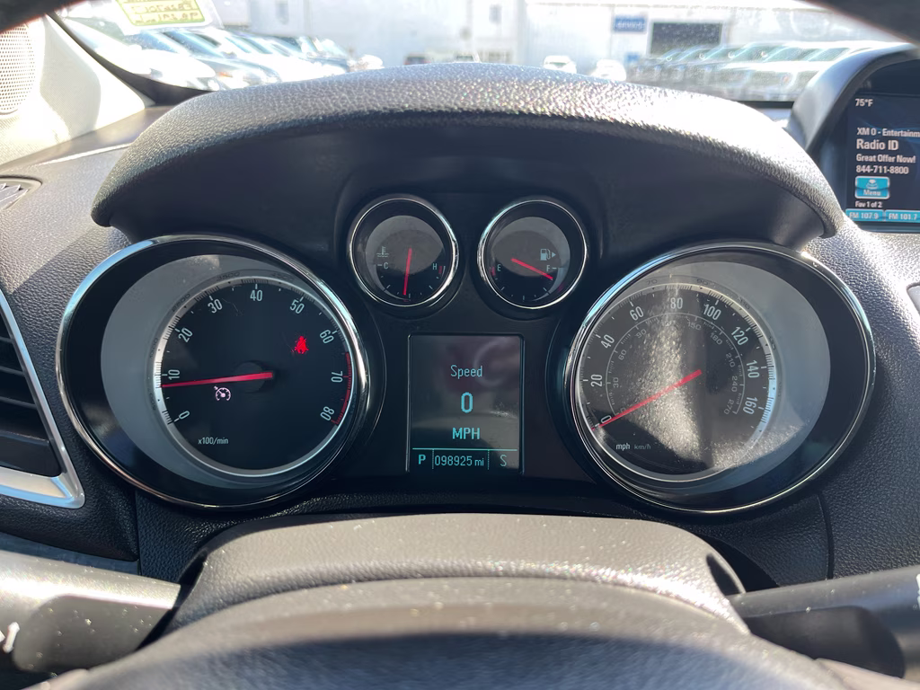2015 White Pearl Tricoat Buick Encore Base FWD SUV
