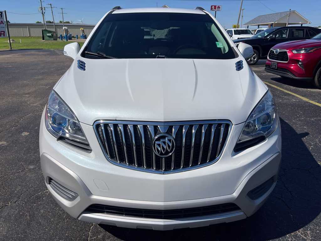 2015 White Pearl Tricoat Buick Encore Base FWD SUV
