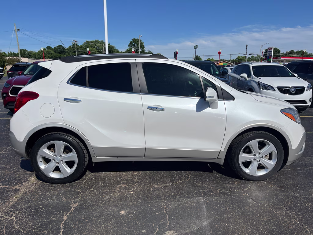 2015 White Pearl Tricoat Buick Encore Base FWD SUV