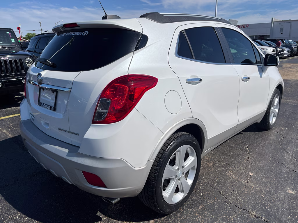 2015 White Pearl Tricoat Buick Encore Base FWD SUV