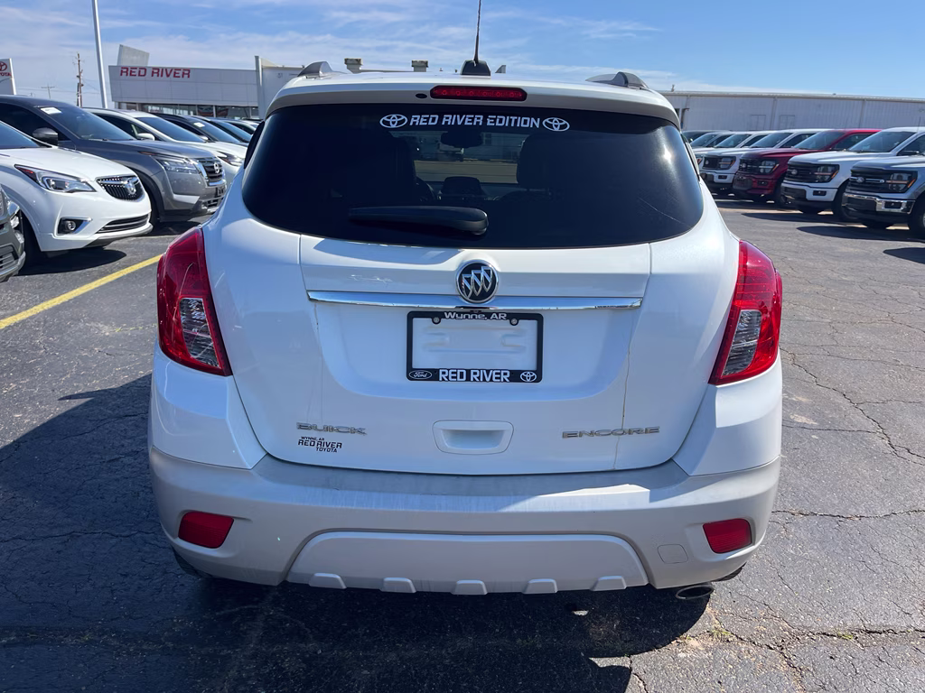 2015 White Pearl Tricoat Buick Encore Base FWD SUV