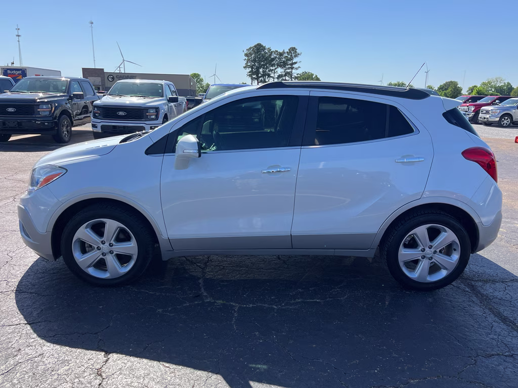 2015 White Pearl Tricoat Buick Encore Base FWD SUV