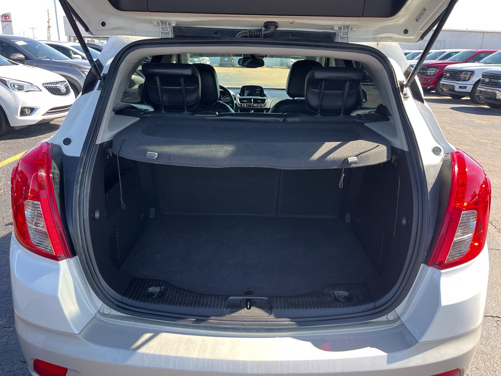 2015 White Pearl Tricoat Buick Encore Base FWD SUV
