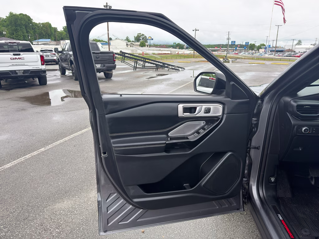 2021 Carbonized Gray Metallic Ford Explorer ST 4X4 SUV