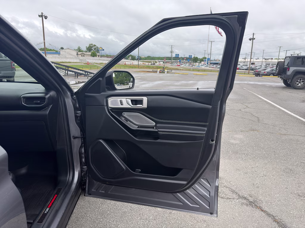 2021 Carbonized Gray Metallic Ford Explorer ST 4X4 SUV