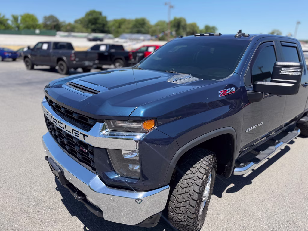 2021 Northsky Blue Metallic Chevrolet Silverado LT 4X4 Truck