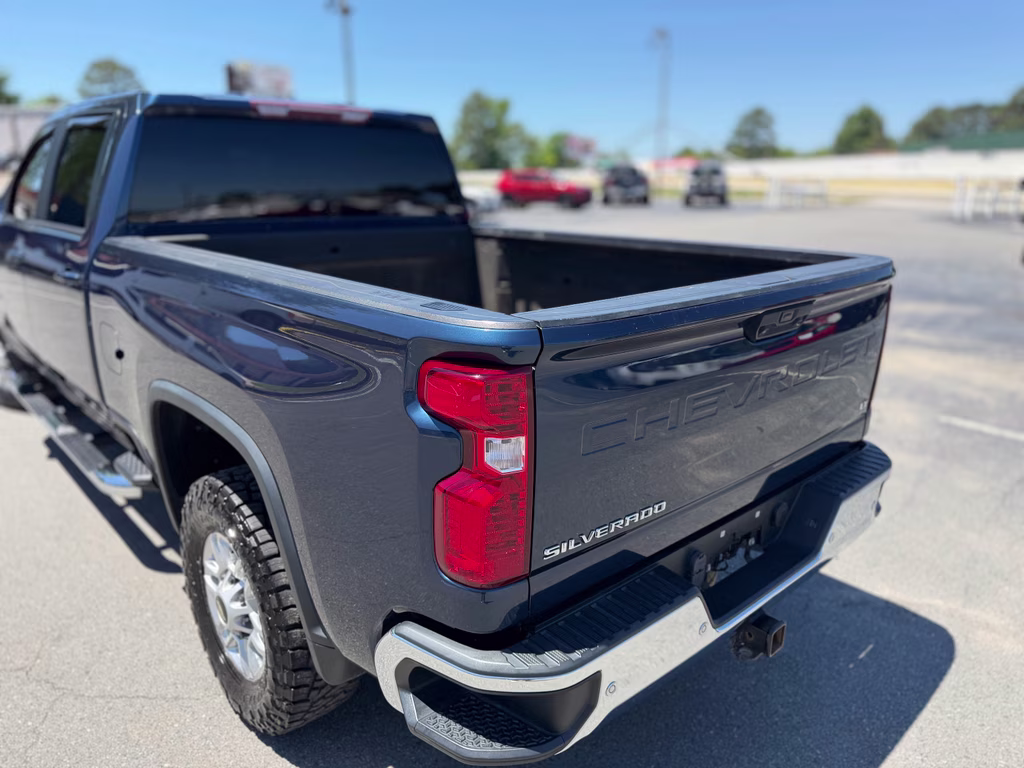 2021 Northsky Blue Metallic Chevrolet Silverado LT 4X4 Truck