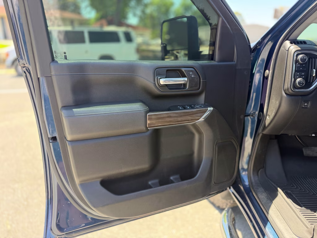 2021 Northsky Blue Metallic Chevrolet Silverado LT 4X4 Truck