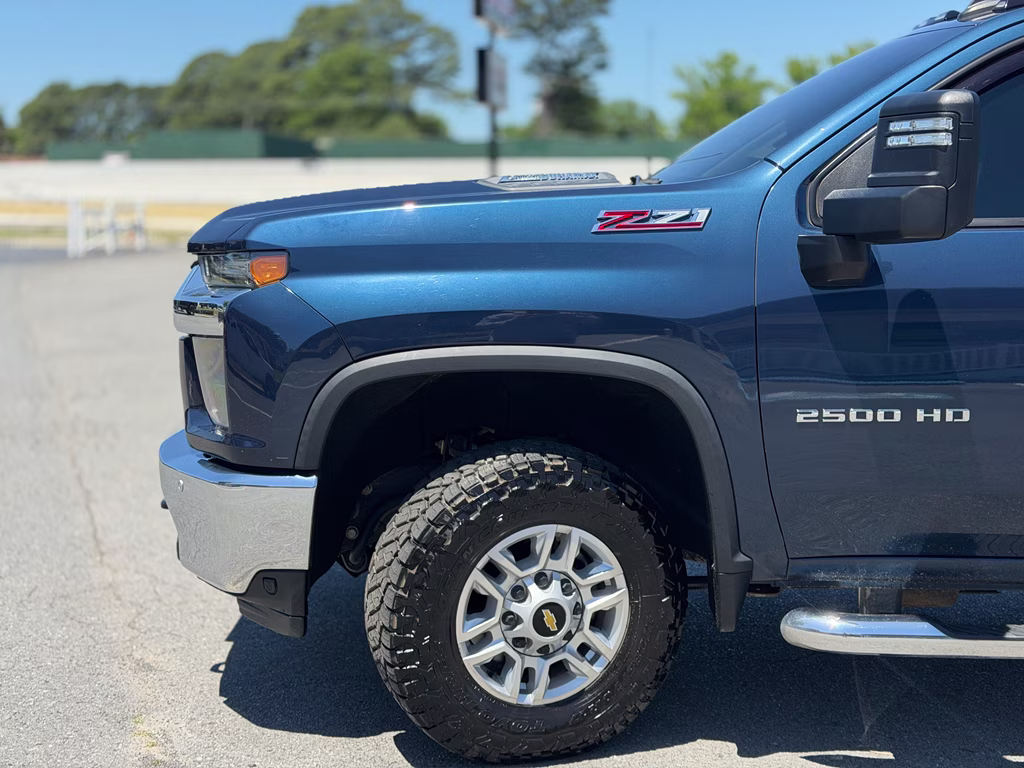 2021 Northsky Blue Metallic Chevrolet Silverado LT 4X4 Truck