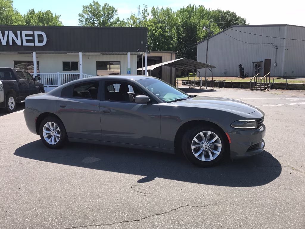2018 Destroyer Gray Clearcoat Dodge Charger SXT RWD Sedan
