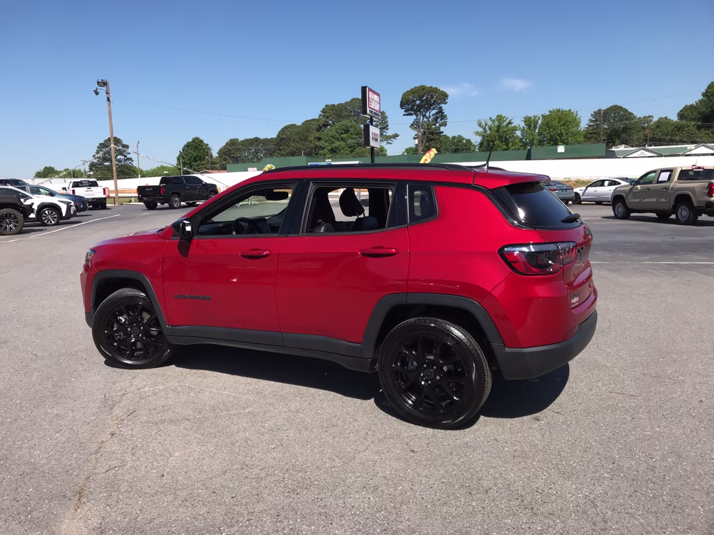 2026 Red Hot Pearlcoat Jeep Compass Latitude Altitude 4X4 SUV