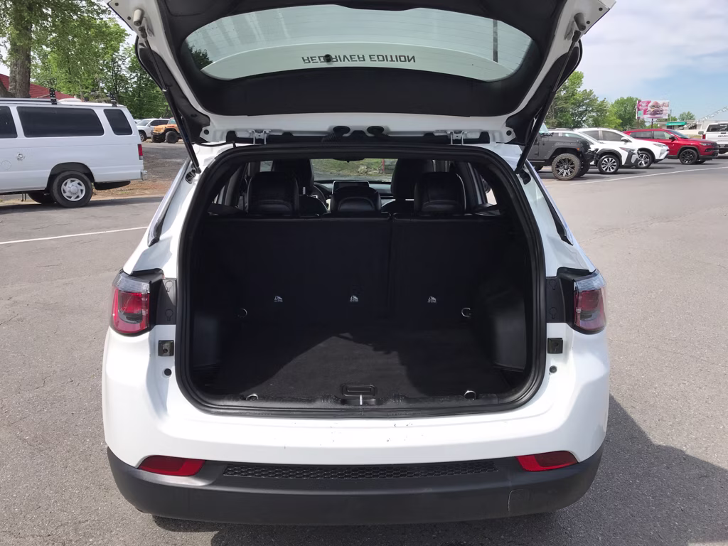 2025 Bright White Clearcoat Jeep Compass Latitude 4X4 SUV