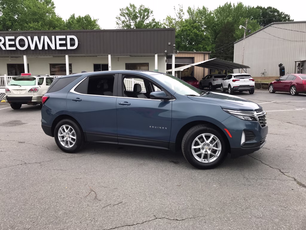 2024 Lakeshore Blue Metallic Chevrolet Equinox LT FWD SUV
