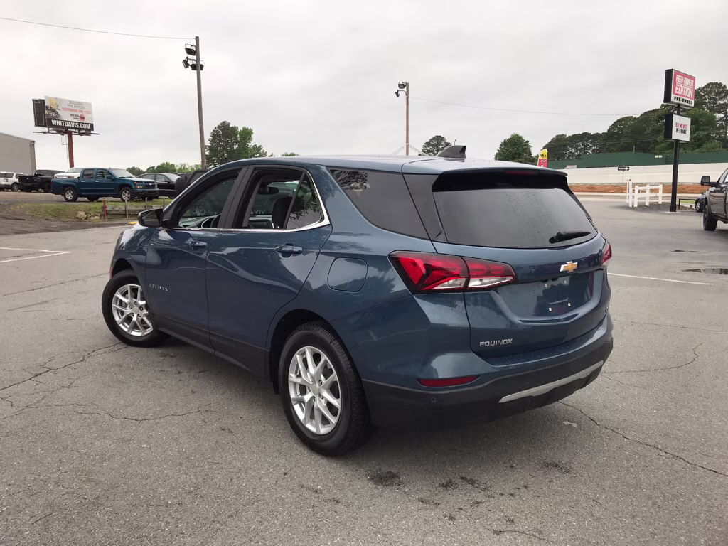 2024 Lakeshore Blue Metallic Chevrolet Equinox LT FWD SUV