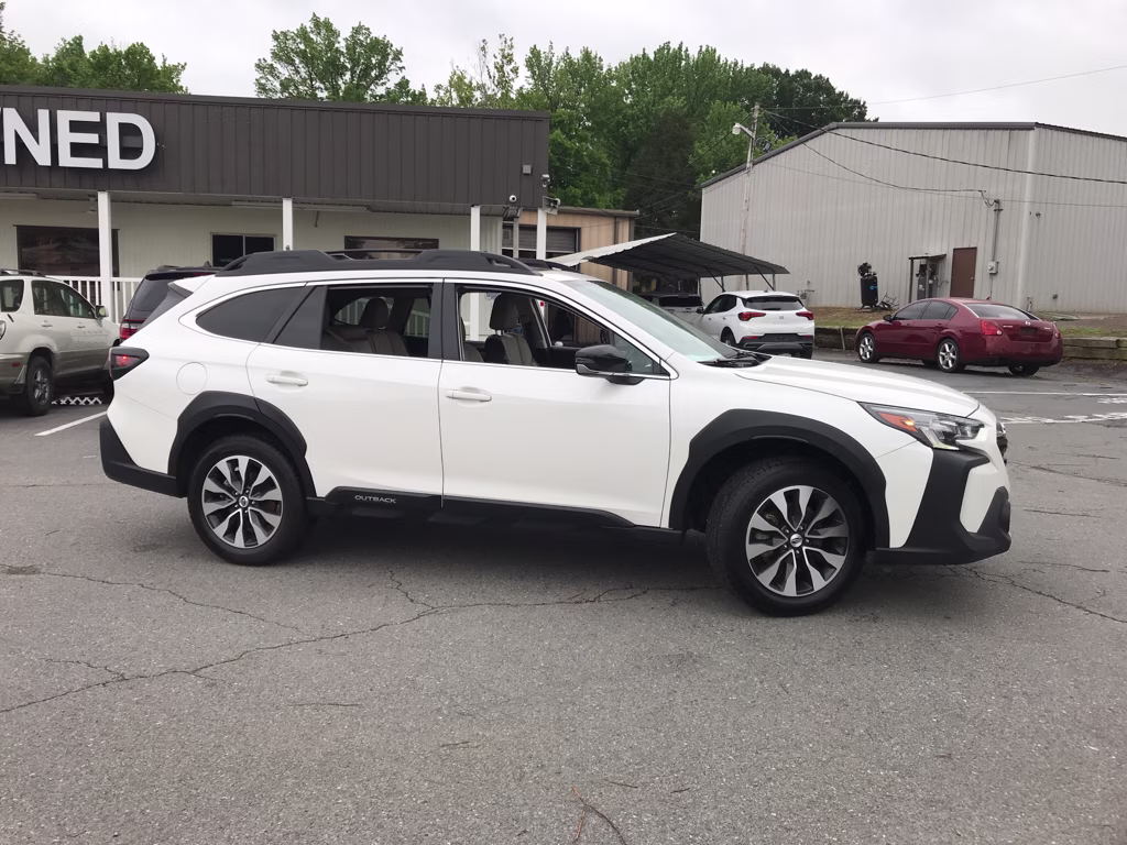 2024 Crystal White Pearl Subaru Outback Limited AWD SUV