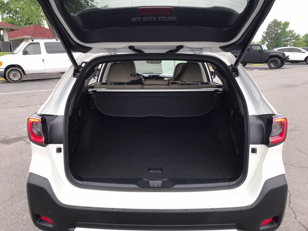 2024 Crystal White Pearl Subaru Outback Limited AWD SUV