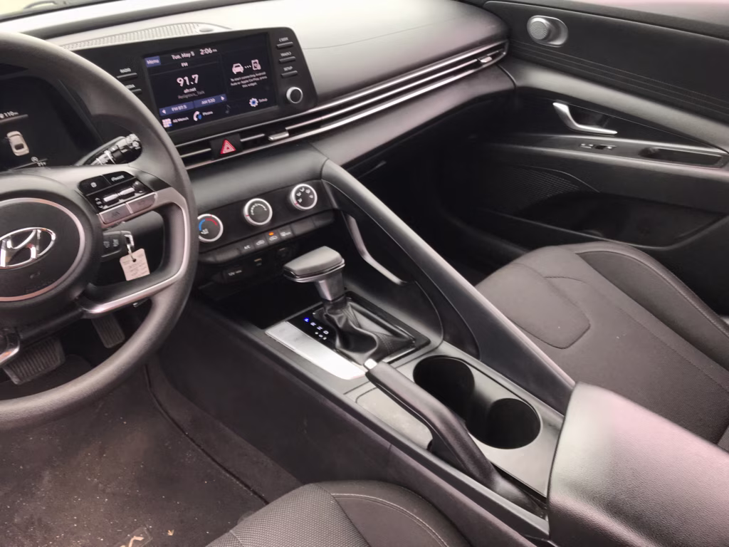 2022 Intense Blue Hyundai Elantra SE FWD Sedan