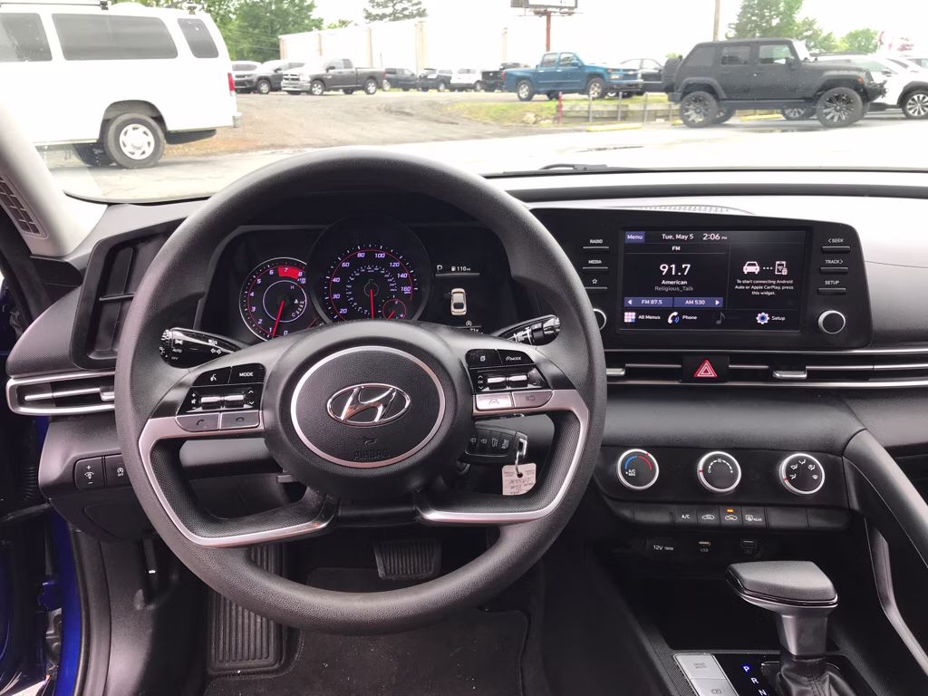 2022 Intense Blue Hyundai Elantra SE FWD Sedan