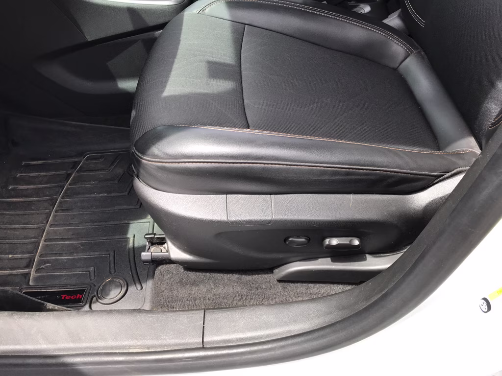 2022 Summit White Chevrolet Trax LT FWD SUV