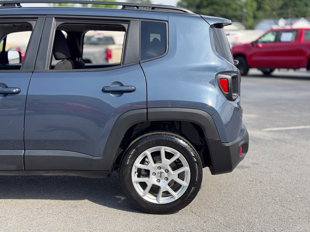 2022 Slate Blue Pearlcoat Jeep Renegade Latitude 4X4 SUV