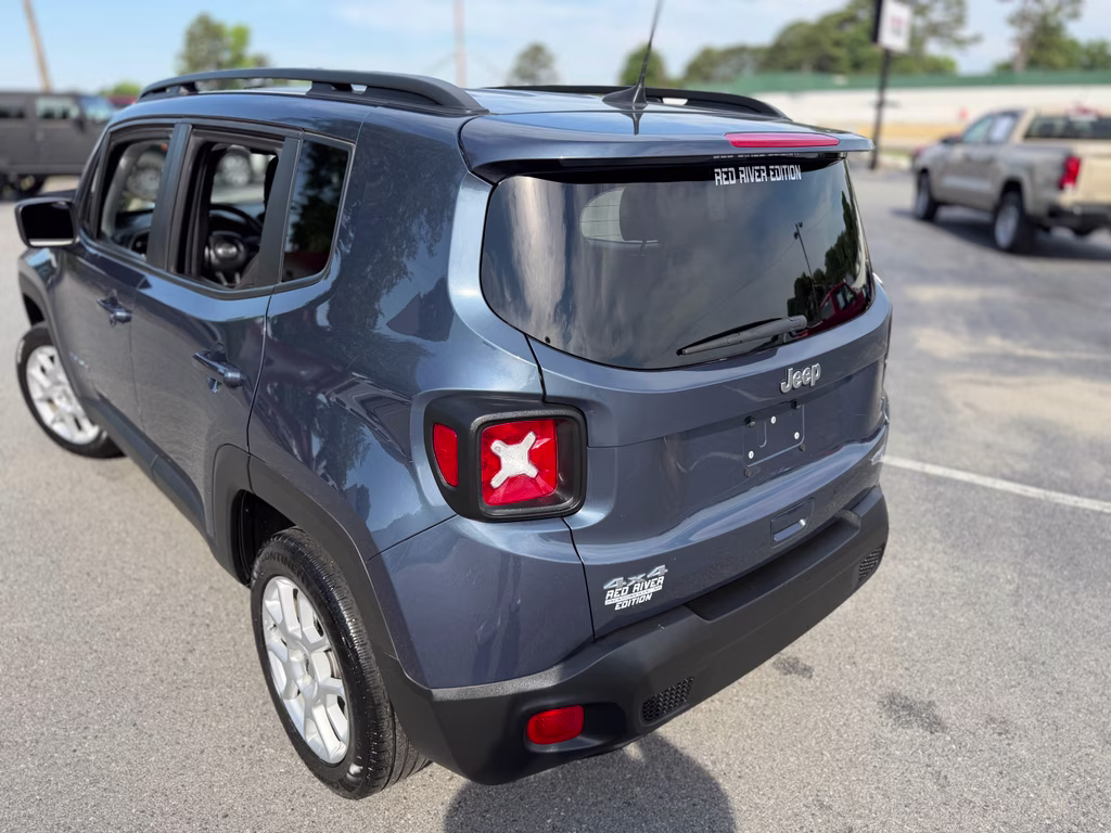 2022 Slate Blue Pearlcoat Jeep Renegade Latitude 4X4 SUV