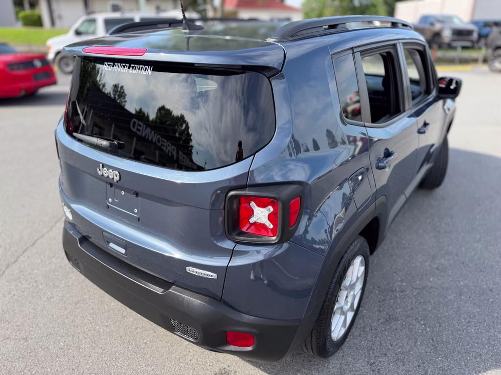 2022 Slate Blue Pearlcoat Jeep Renegade Latitude 4X4 SUV