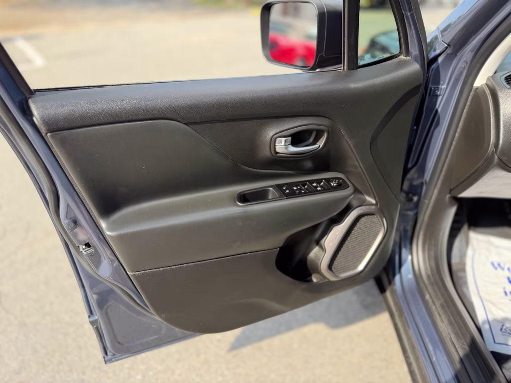 2022 Slate Blue Pearlcoat Jeep Renegade Latitude 4X4 SUV
