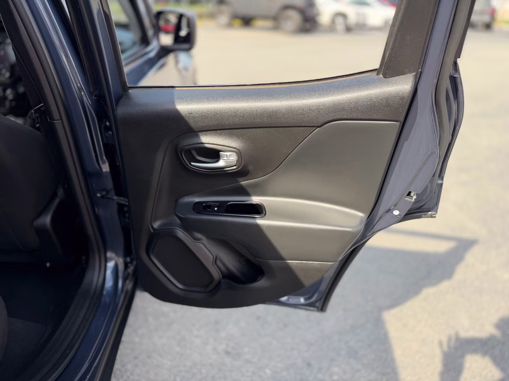 2022 Slate Blue Pearlcoat Jeep Renegade Latitude 4X4 SUV