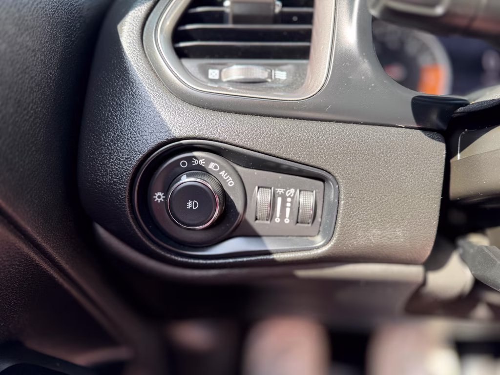 2022 Slate Blue Pearlcoat Jeep Renegade Latitude 4X4 SUV