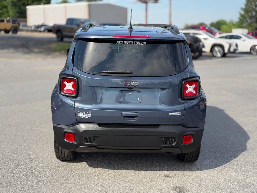 2022 Slate Blue Pearlcoat Jeep Renegade Latitude 4X4 SUV