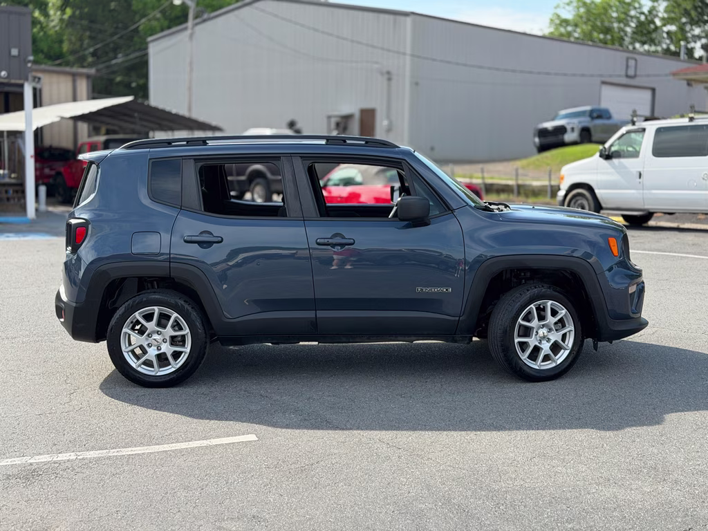 2022 Slate Blue Pearlcoat Jeep Renegade Latitude 4X4 SUV