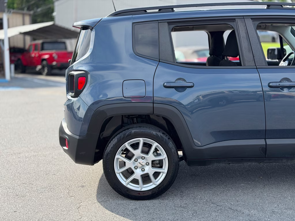 2022 Slate Blue Pearlcoat Jeep Renegade Latitude 4X4 SUV