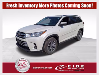 2019 White Toyota Highlander XLE AWD SUV