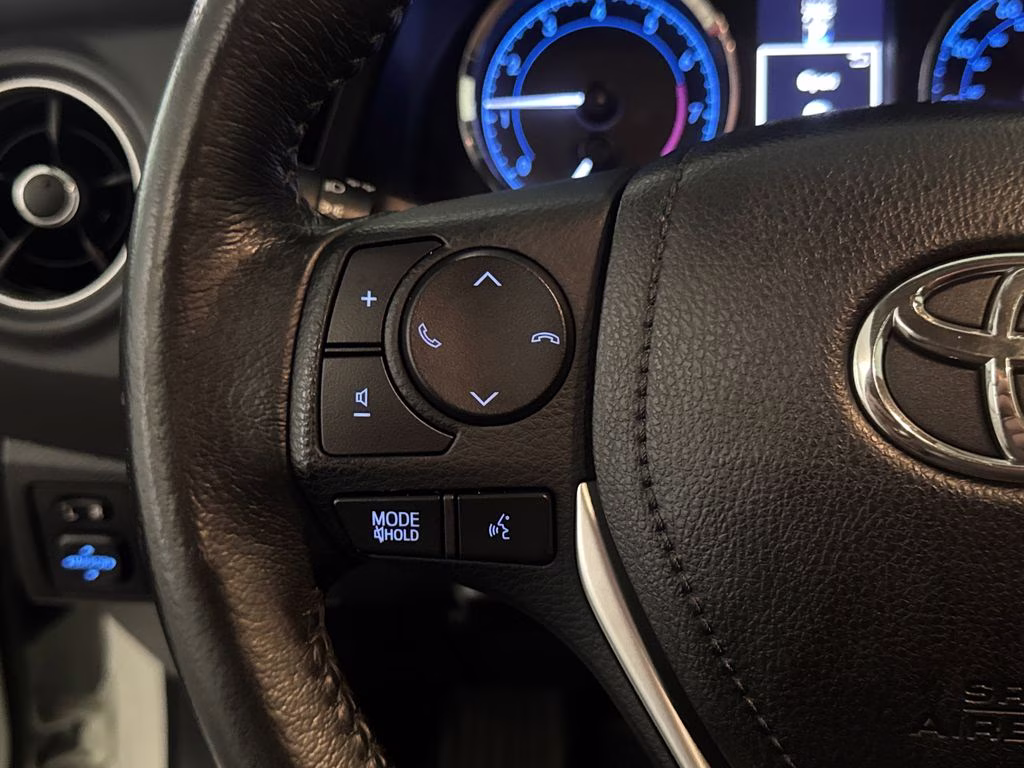 2017 Super White Toyota Corolla L FWD Sedan