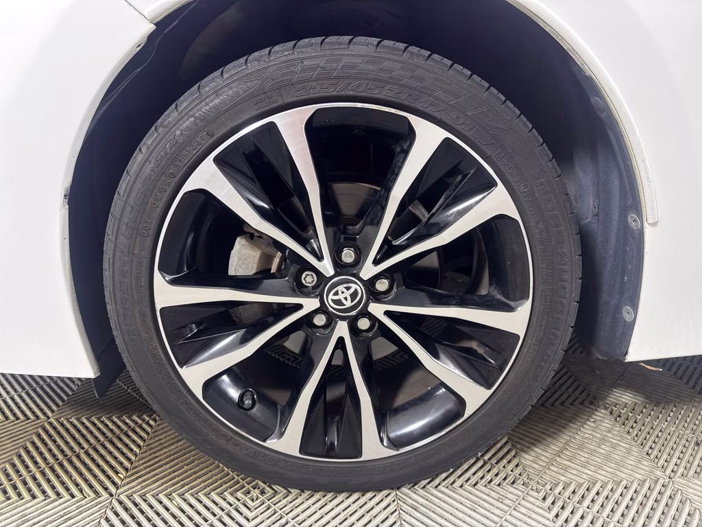 2017 Super White Toyota Corolla L FWD Sedan