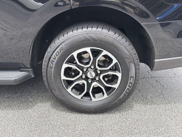 2024 Black Metallic Ford Expedition XLT 4X4 SUV