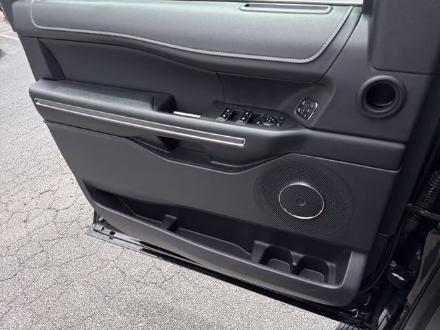 2024 Black Metallic Ford Expedition XLT 4X4 SUV