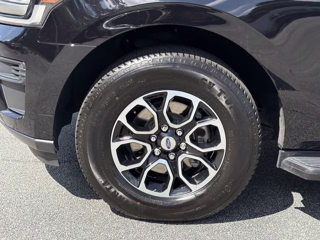 2024 Black Metallic Ford Expedition XLT 4X4 SUV