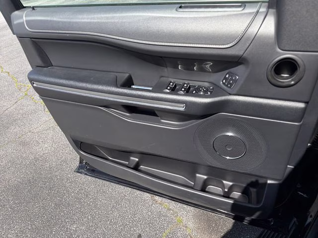 2024 Black Metallic Ford Expedition XLT 4X4 SUV