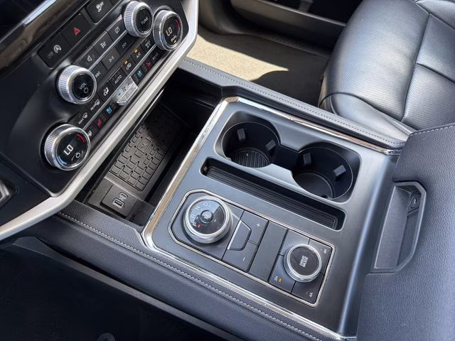 2024 Black Metallic Ford Expedition XLT 4X4 SUV