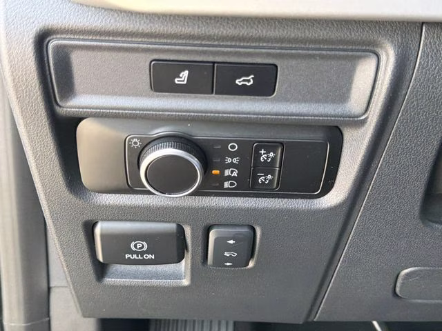 2024 Black Metallic Ford Expedition XLT 4X4 SUV