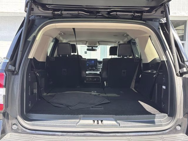 2024 Black Metallic Ford Expedition XLT 4X4 SUV