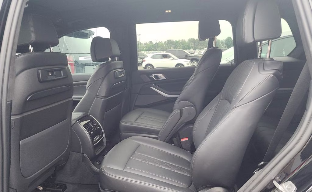 2022 Black Sapphire Metallic BMW X7 M50i AWD SUV