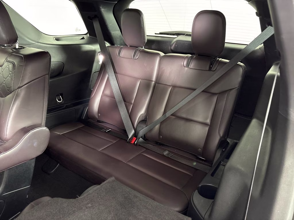 2025 Space White Metallic Ford Explorer Platinum 4X4 SUV