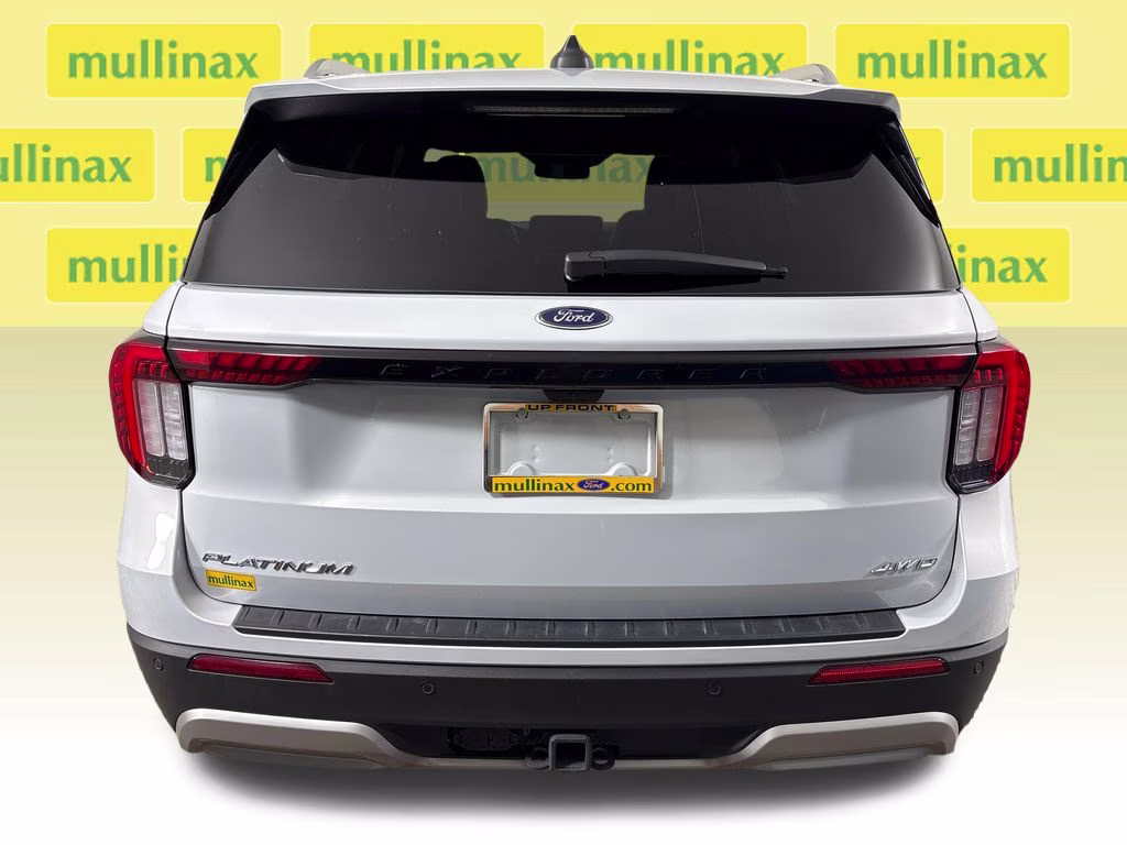 2025 Space White Metallic Ford Explorer Platinum 4X4 SUV
