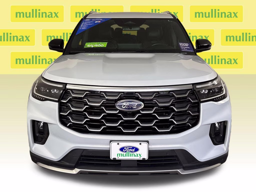 2025 Space White Metallic Ford Explorer Platinum 4X4 SUV