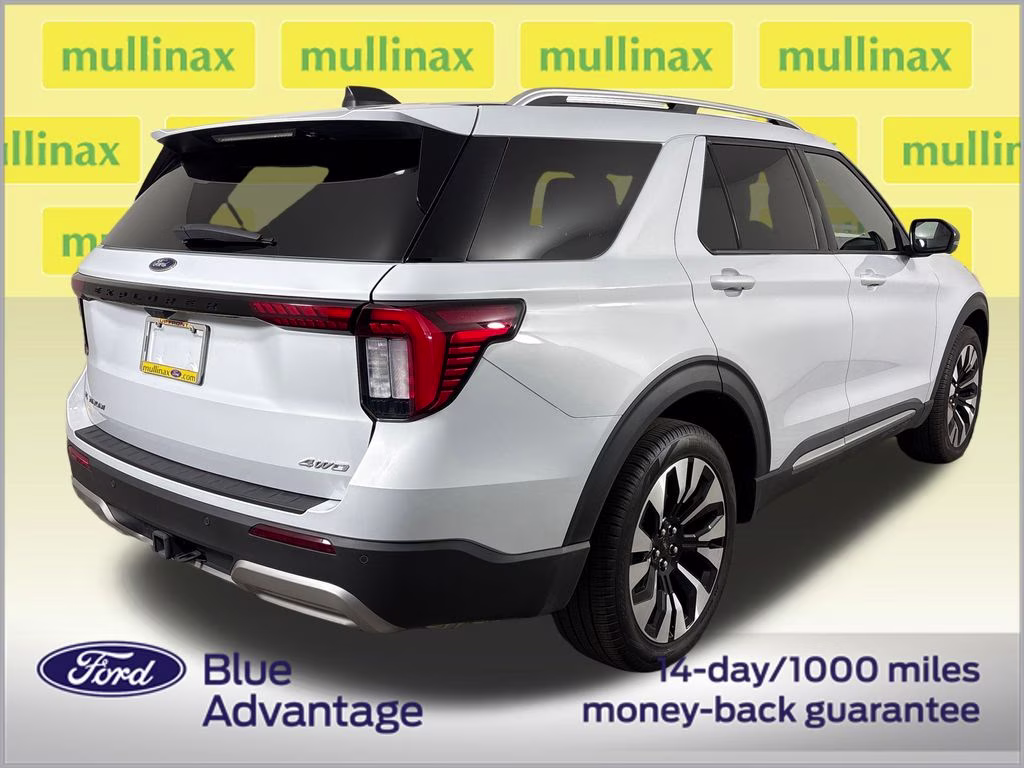 2025 Space White Metallic Ford Explorer Platinum 4X4 SUV