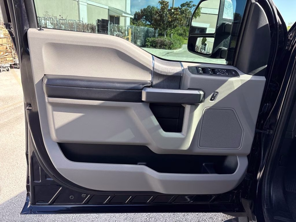 2021 Blue Metallic Ford Super Duty F-250 SRW XLT 4X4 Truck