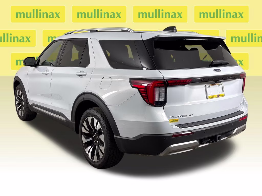 2025 Space White Metallic Ford Explorer Platinum 4X4 SUV