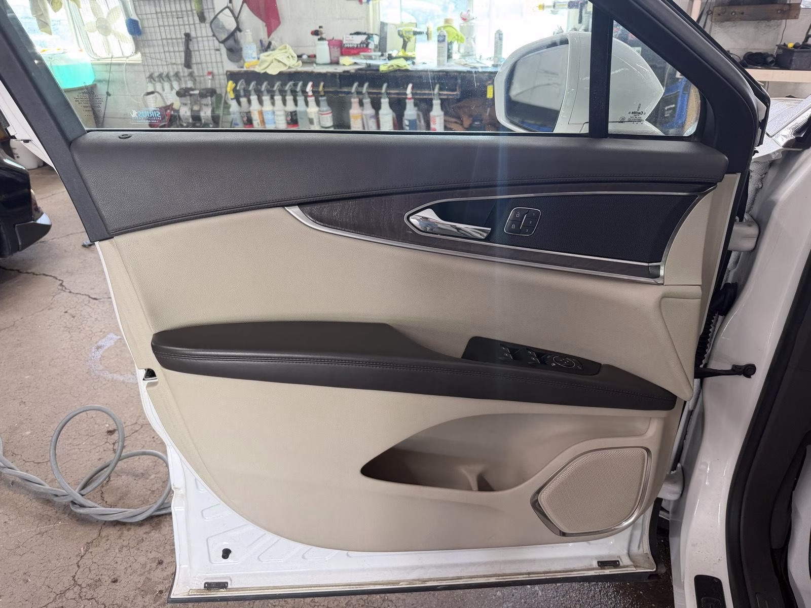 2016 White Platinum Metallic Tri-Coat Lincoln MKX Reserve FWD SUV